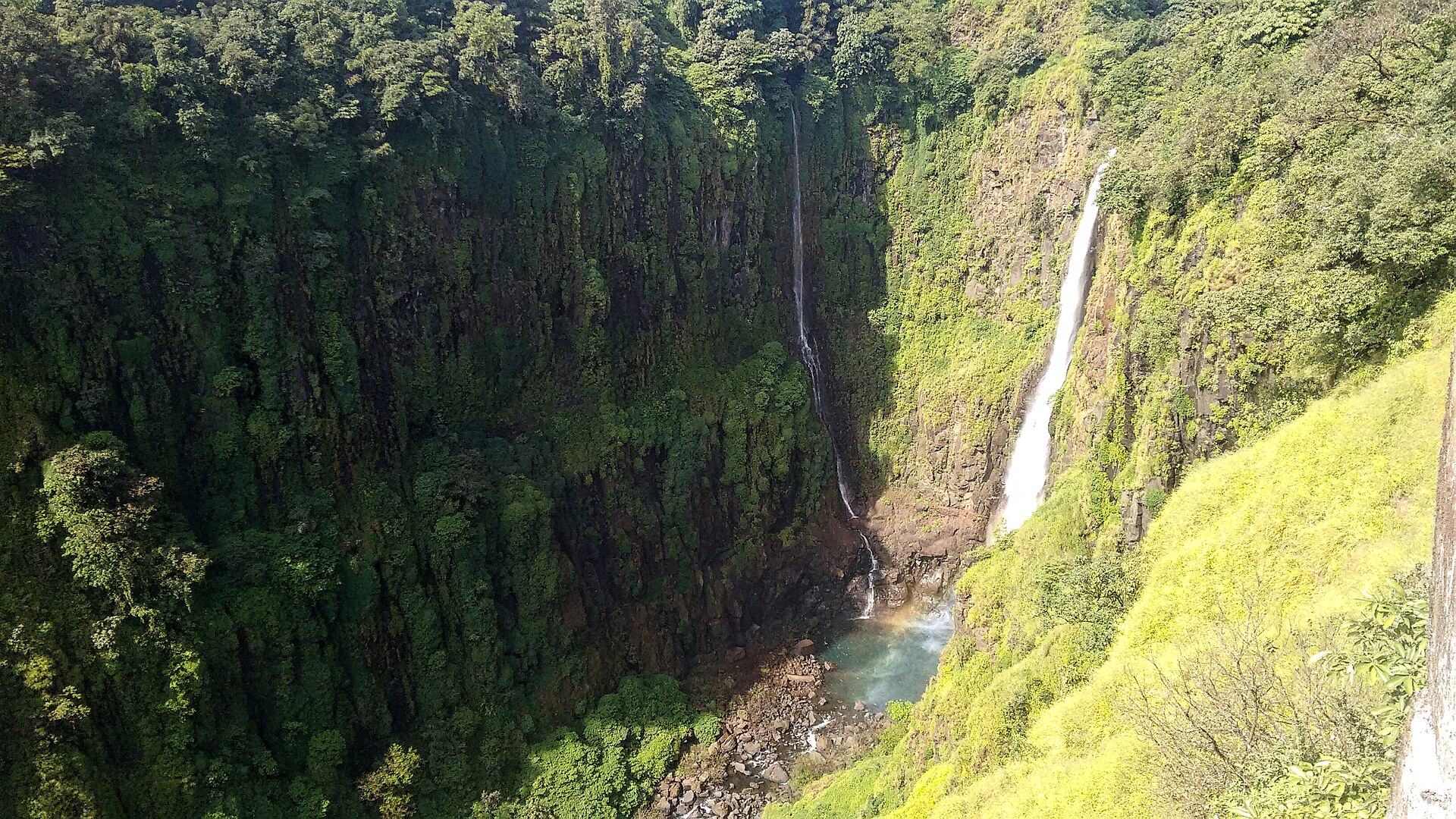 Lingmala Waterfall